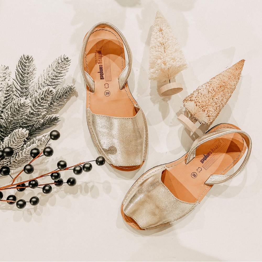Jeffrey Campbell Ibiza Leather Sandal in Gold Metallic. Size: 39 (9 US)